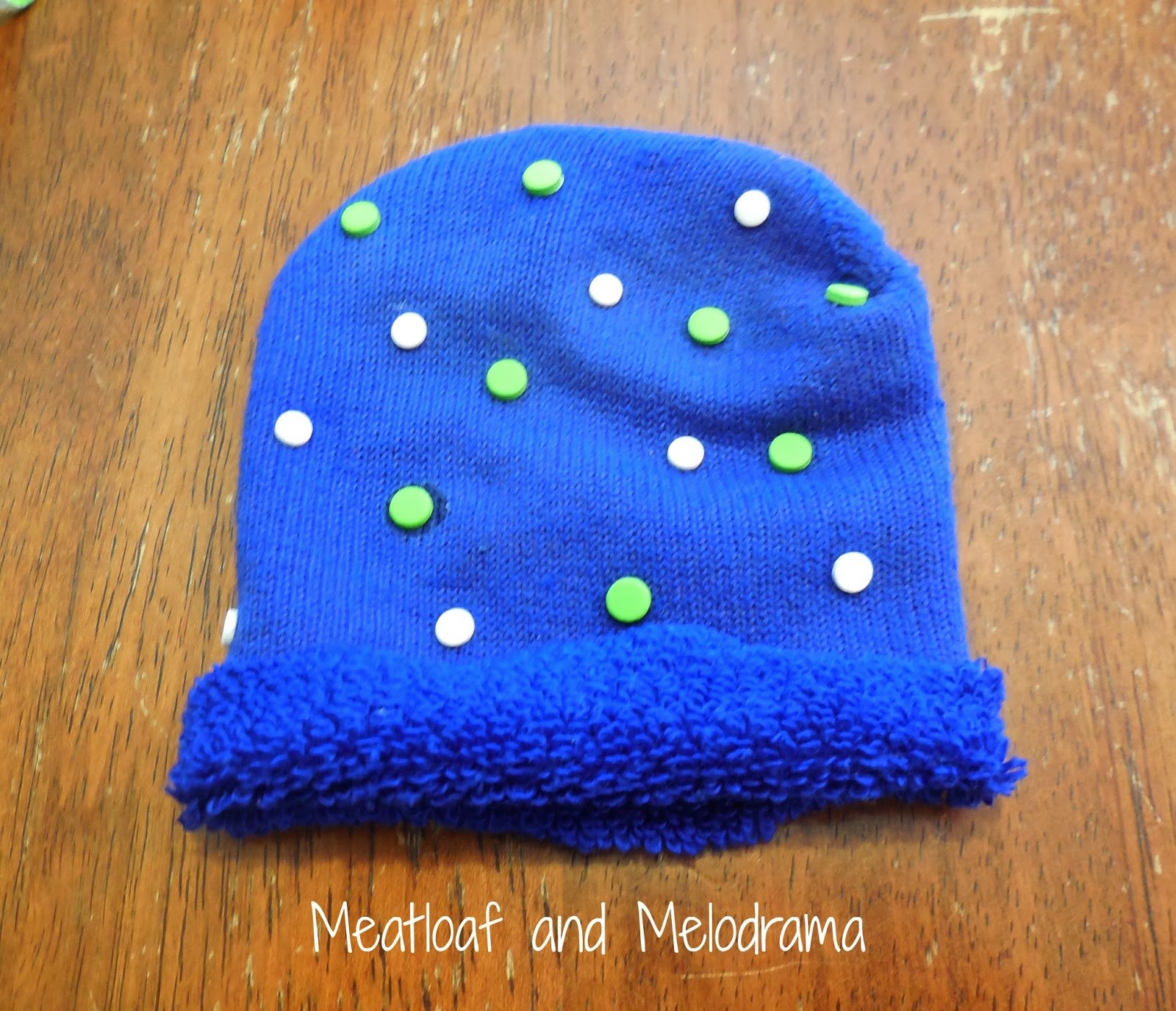 no sew American Girl Doll beanie made from old sock, no-sew doll hat