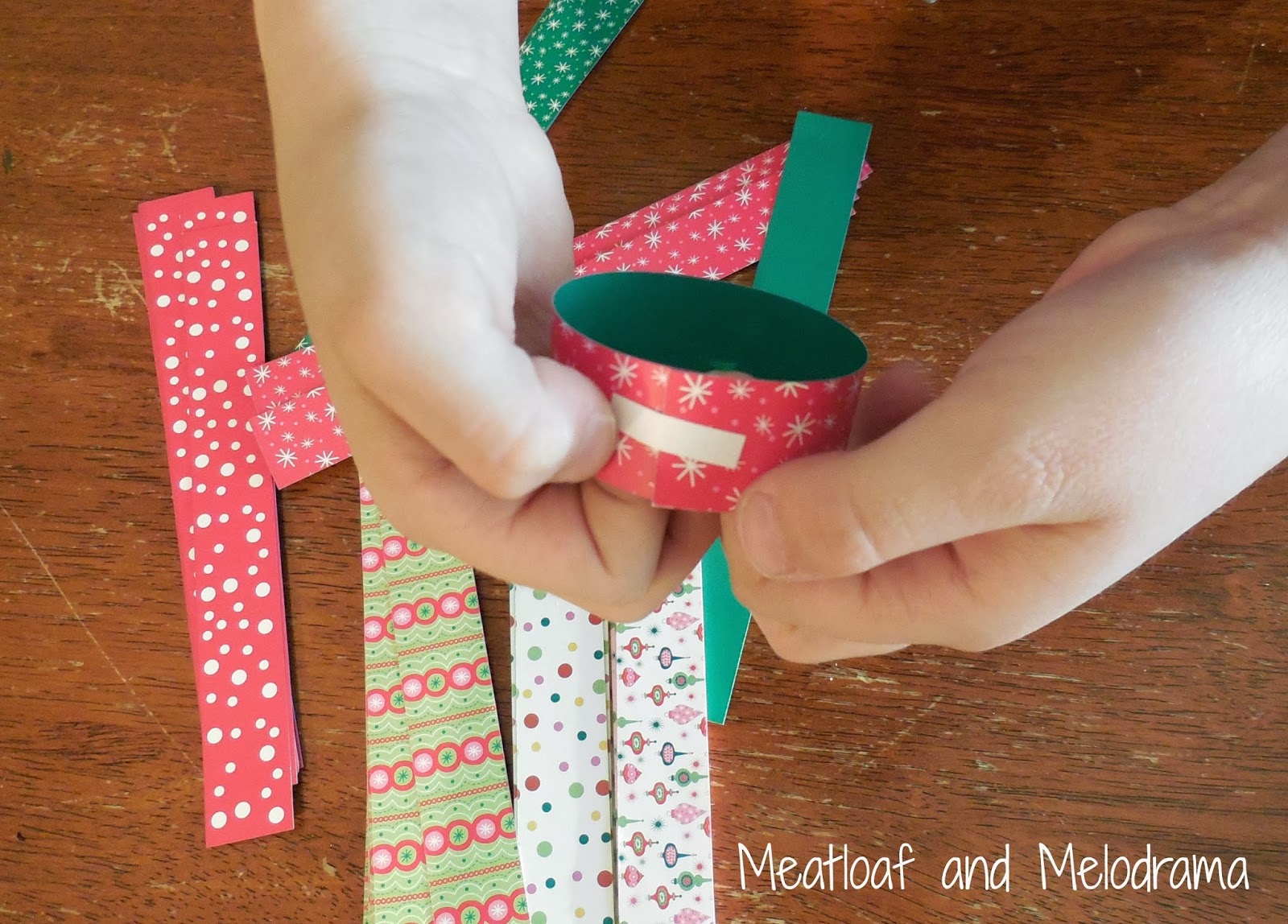 Christmas craft paper chain links