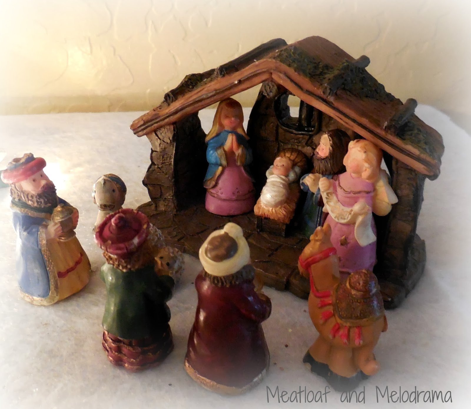 nativity scene manger miniature figures