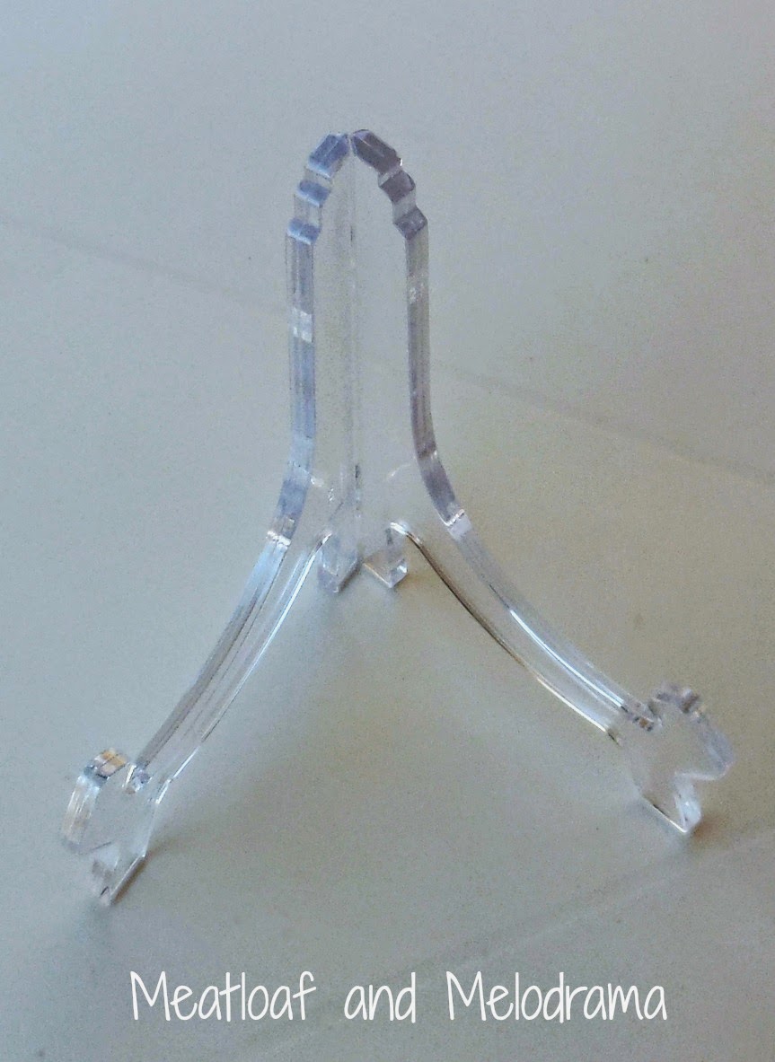 clear plastic plate stand