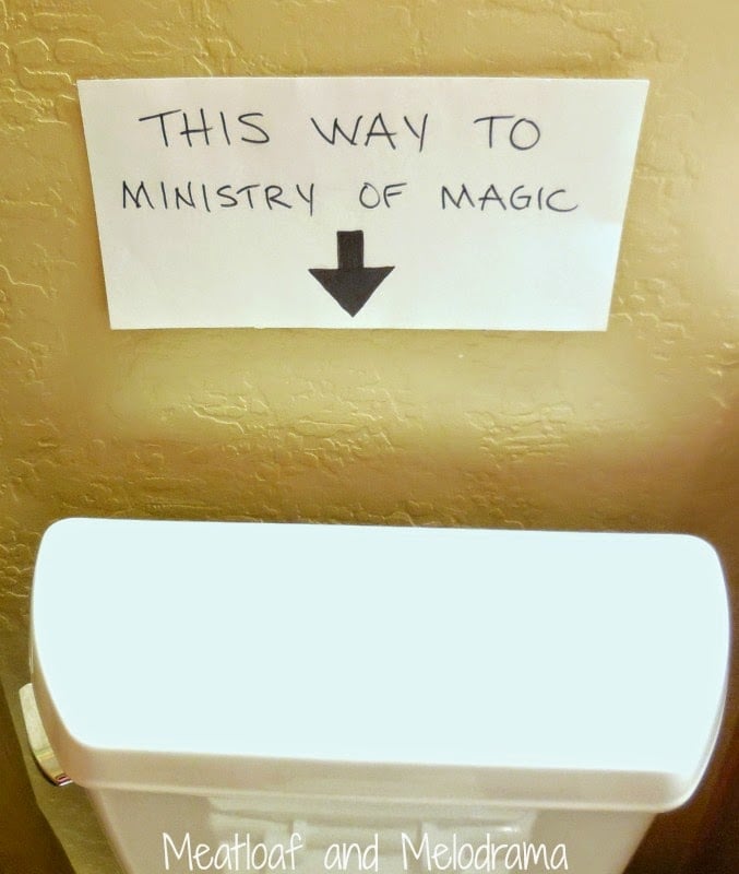 this way to ministry of magic sign over toilet