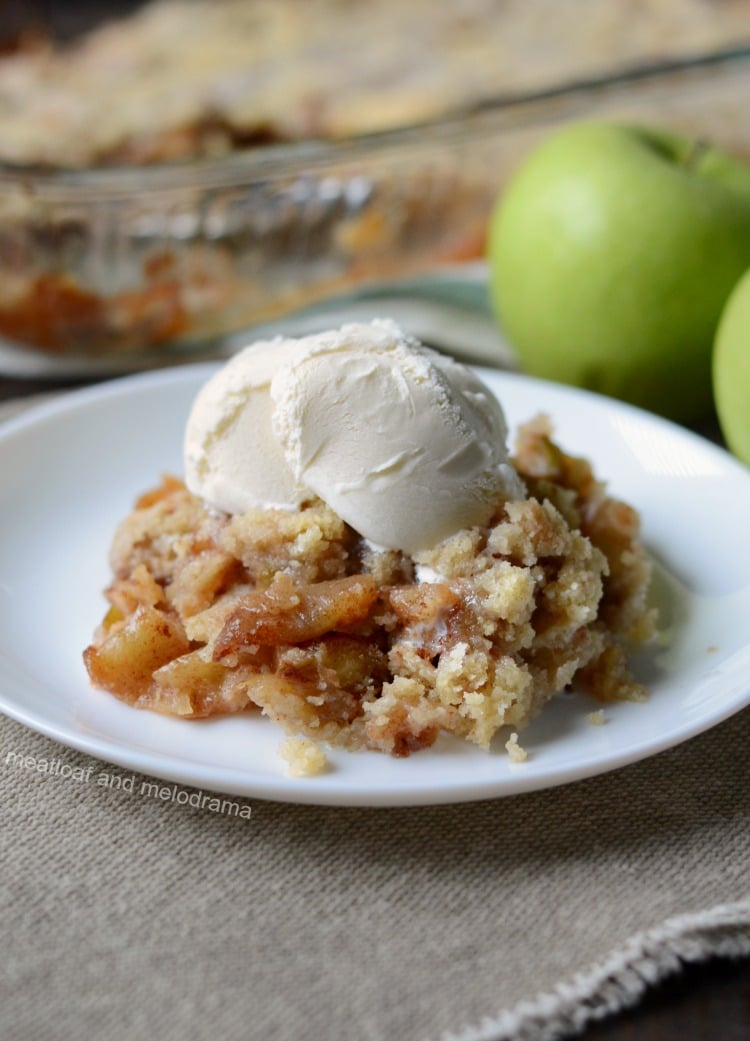 cinnamon apple crisp with vanilla ice cream