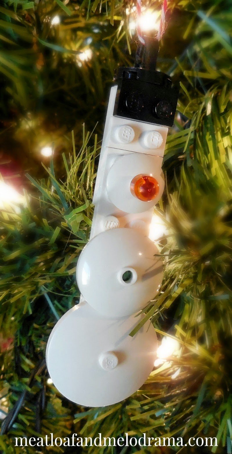 make a lego snowman ornament to hang from christmas tree