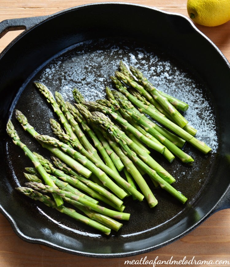 asparagus-cast-iron-pan-lemon