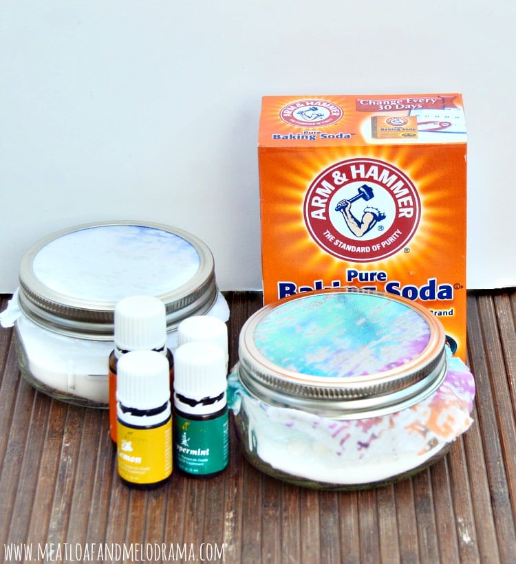 diy air fresheners made with baking soda and essential oils