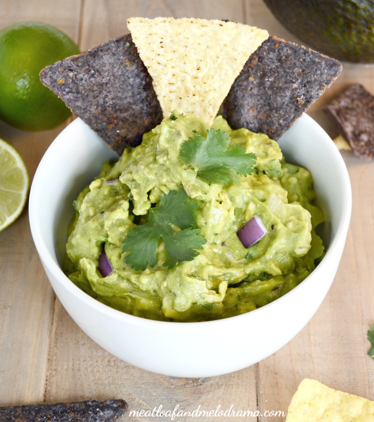 easy-guacamole-and-chips