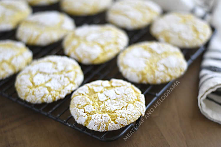 lemon crinkle cookies on a cooling rack