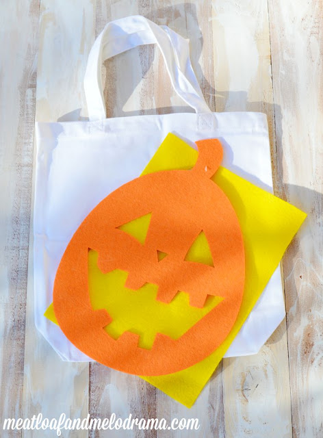 felt pumpkin and felt to decorate plain canvas tote bag