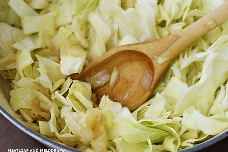 fry cabbage with onions in dutch oven