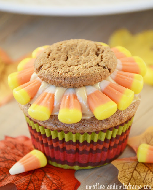 cupcakes-with-sunflowers-topped-with-gingersnaps-and-candy-corn-for-thanksgiving