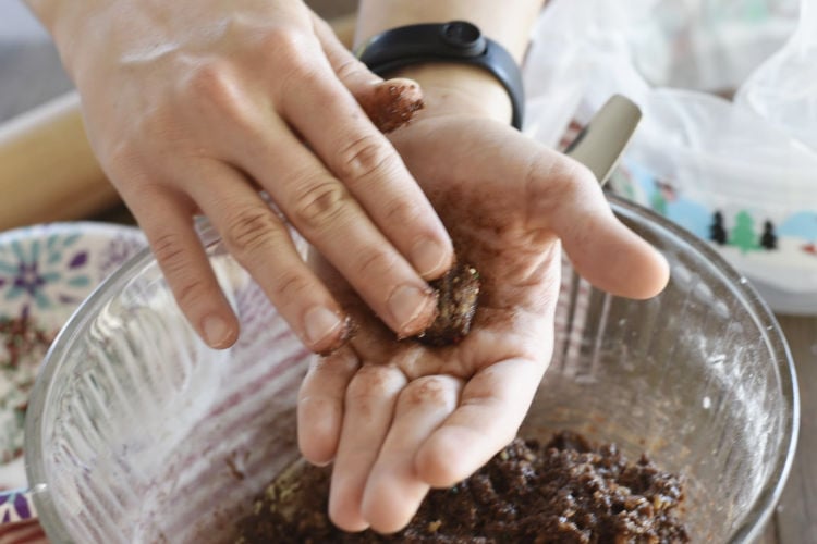 roll bourbon ball mixture into small balls