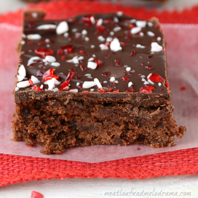 peppermint-brownie-with-peppermint-candy-topping