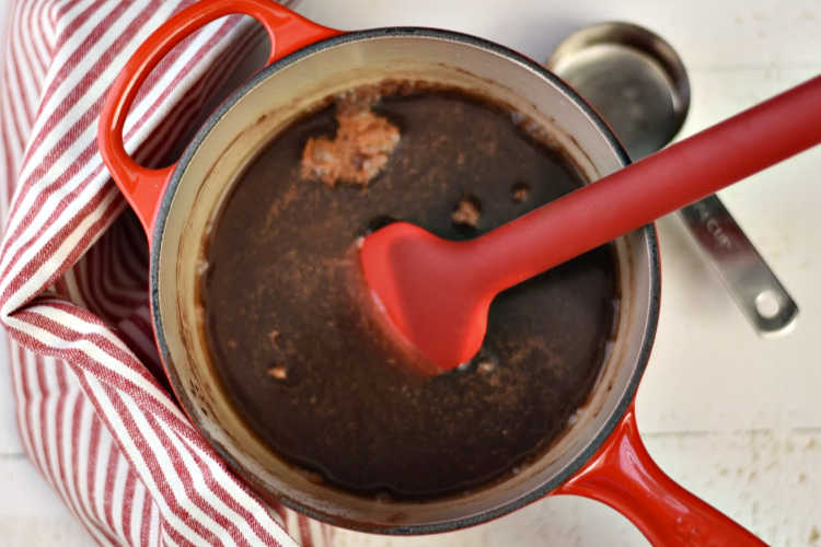 mix peppermint hot cocoa in pot