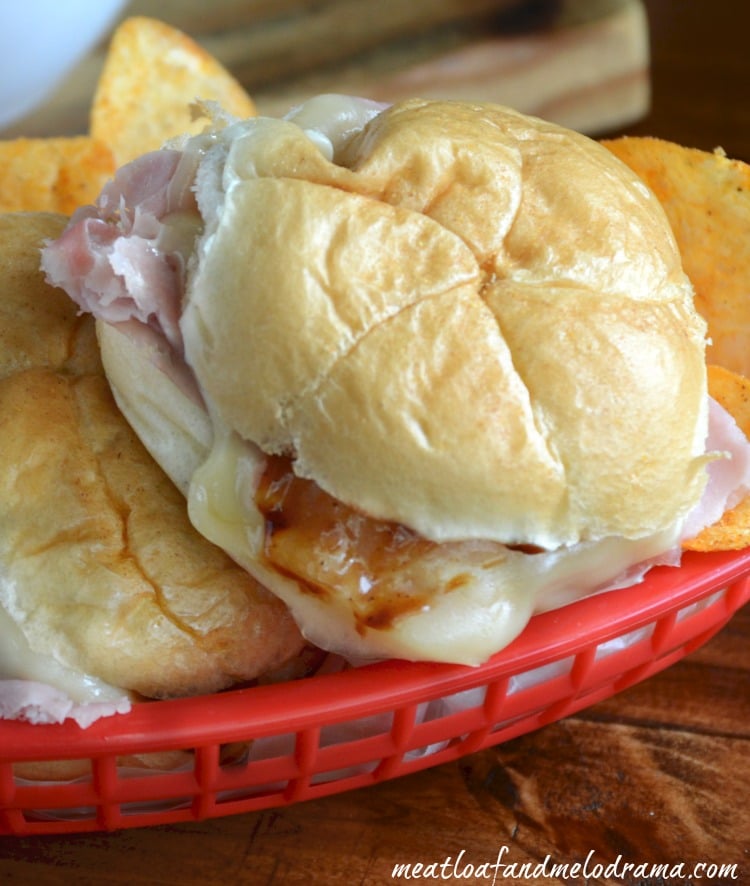 barbecue-baked-ham-sliders