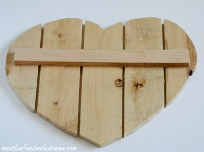 DIY Valentine Door Hanger - Meatloaf and Melodrama