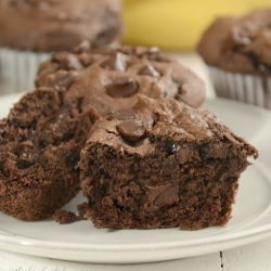 2-ingredient-easy-chocolate-banana-muffins