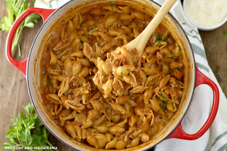 one-pot-creamy-shells-with-beef