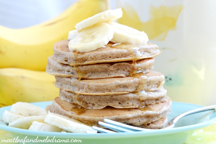 easy-banana-cinnamon-pancakes-breakfast