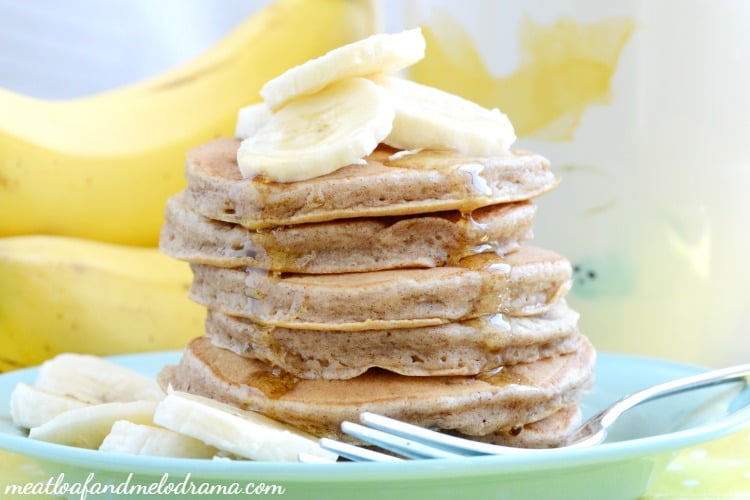 easy-banana-cinnamon-pancakes-breakfast