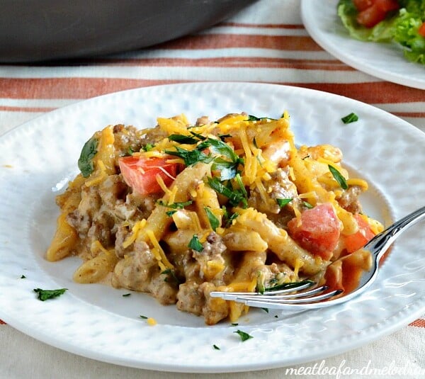 easy-one-pot-chipotle-cheeseburger-mac-pasta-dinner