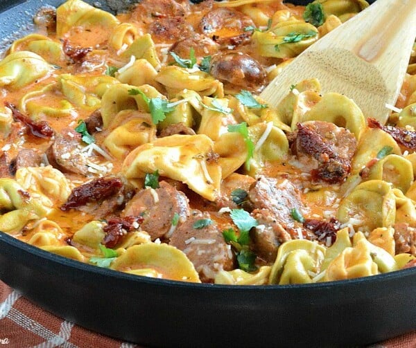 one-pan-creamy-chicken-sausage-tortellini-sundried-tomatoes-recipe-meatloafandmelodrama.com