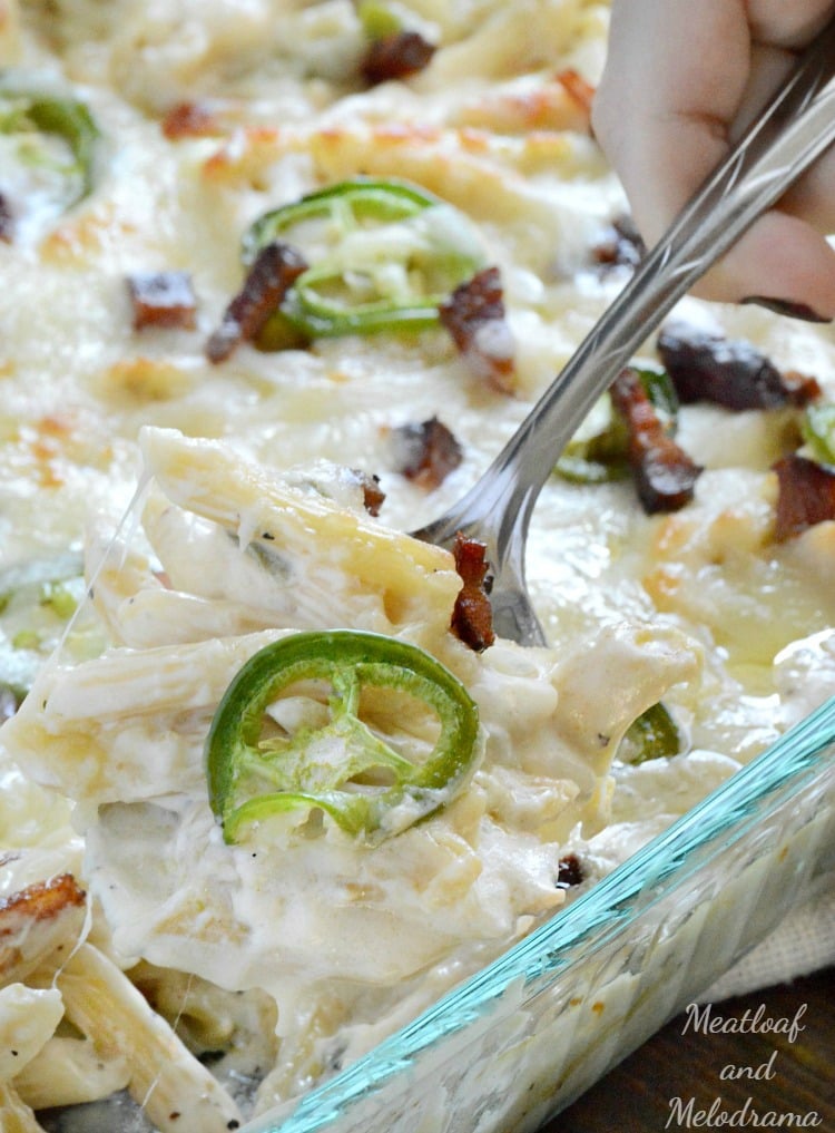 one-pan-jalapeno-popper-chicken-pasta-bake