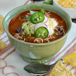 easy-beef-taco-soup-recipe-meatloafandmelodrama.com