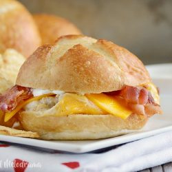crock-pot chicken bacon ranch sliders with cheddar cheese