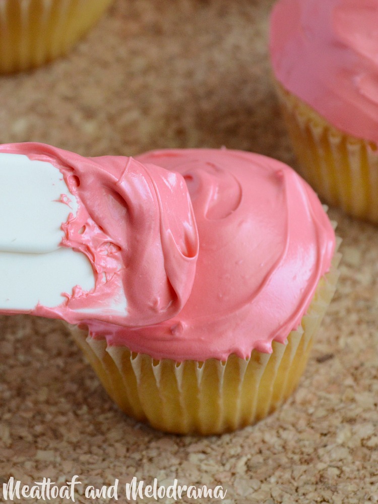 back to school apple cupcakes frosting