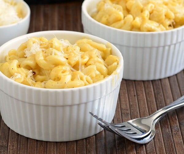 creamy instant pot mac and cheese in white ramekins