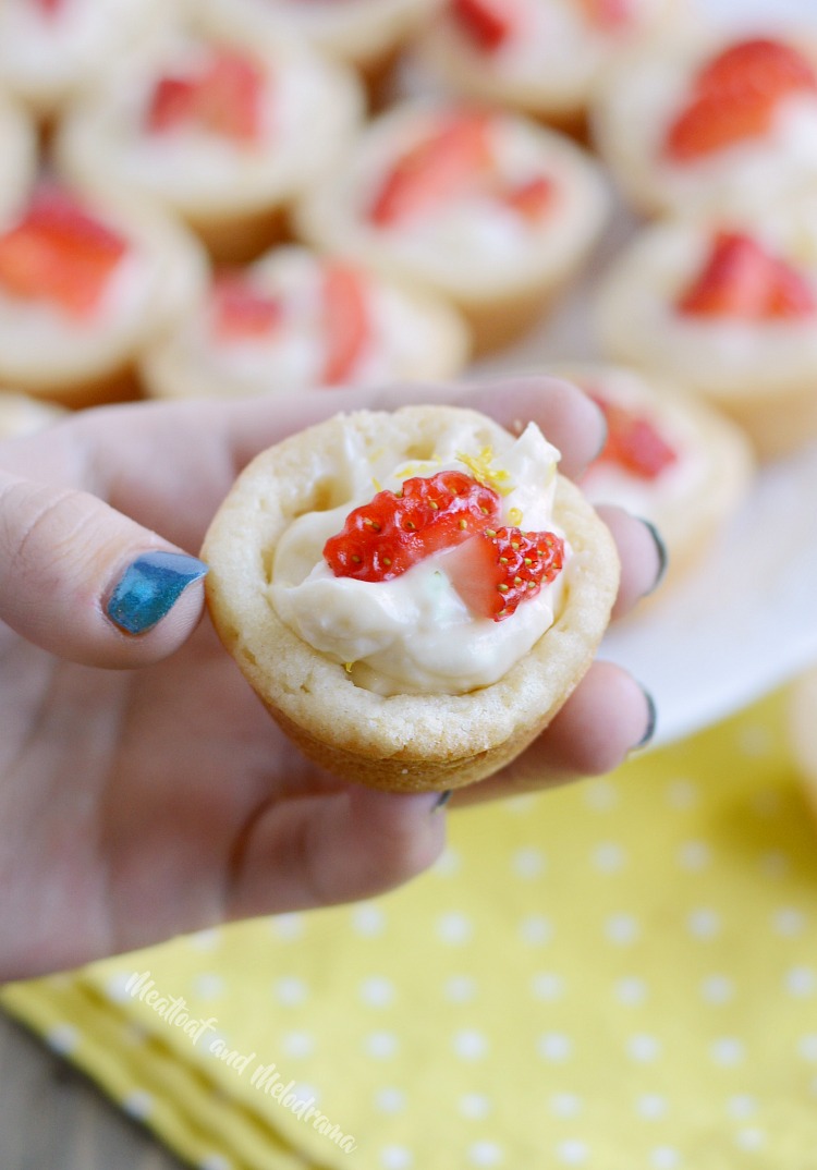 lemon cheesecake cookie cups in hand