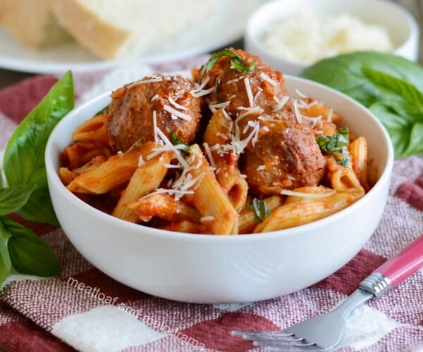 instant pot pasta and meatballs with basil