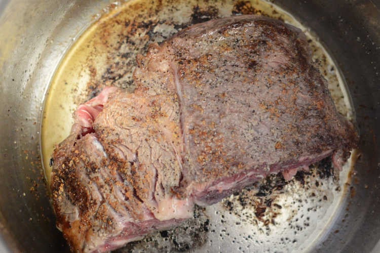 brown beef chuck roast in instant pot pressure cooker