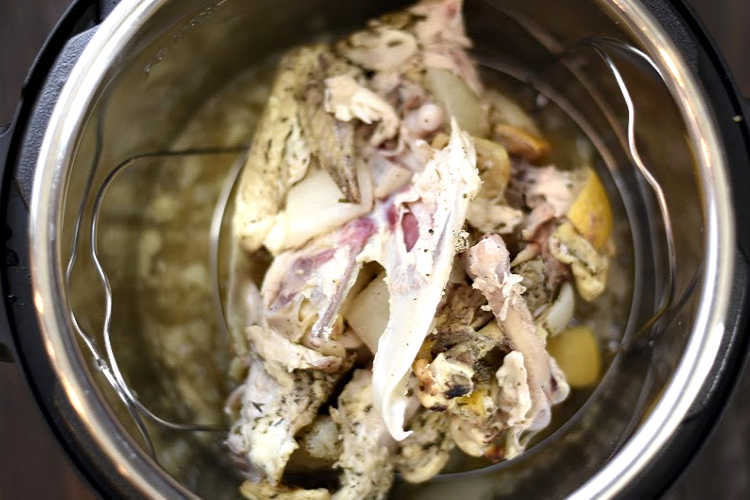 chicken carcass in instant pot pressure cooker 