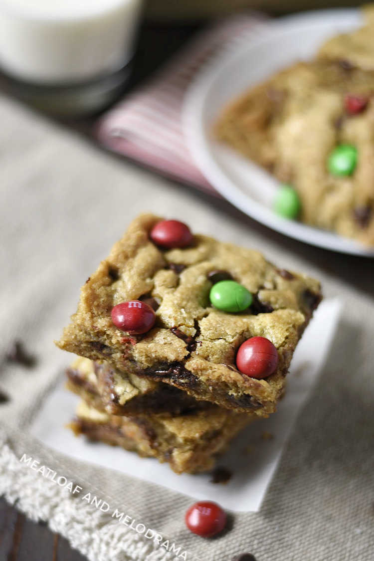 easy christmas cookie bars with holiday m & m's