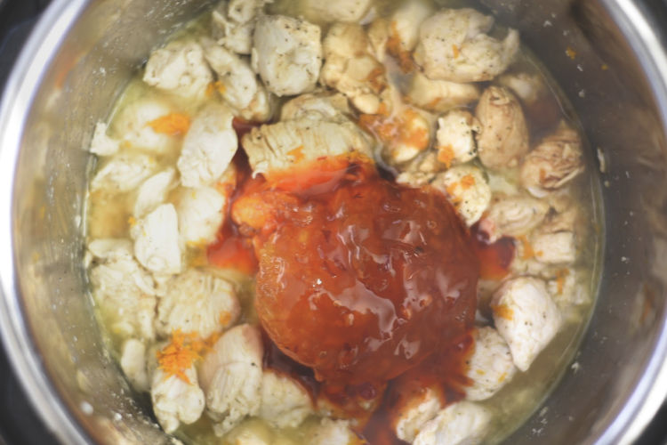 layer ingredients for orange chicken in instant pot