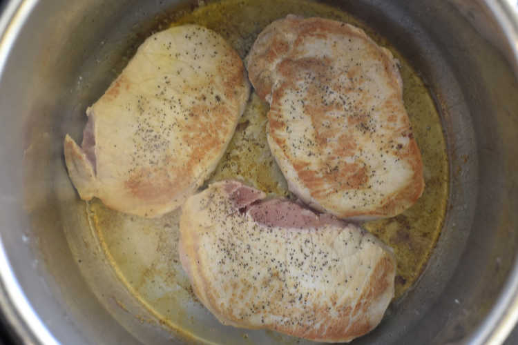 saute boneless pork chops in instant pot