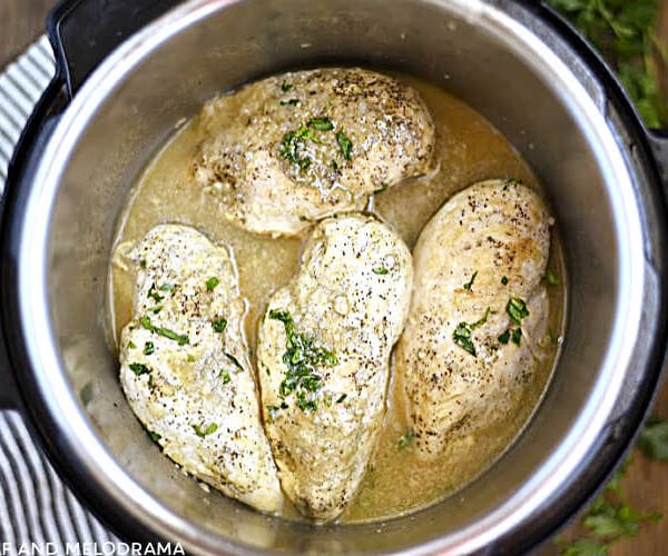 chicken breasts in homemade gravy in the instant pot pressure cooker