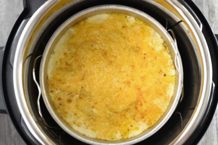 broiled scalloped potatoes au gratin in instant pot duo crisp