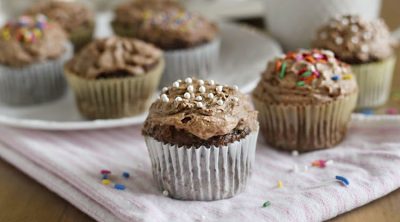 2 ingredient chocolate cupcakes with chocolate frosting and sprinkles