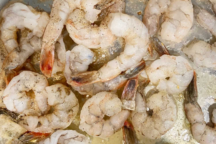 cooking raw shrimp in garlic butter sauce