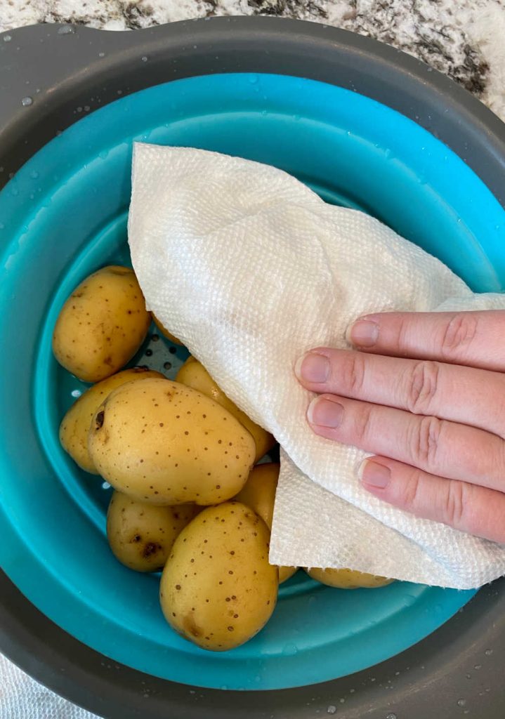 pat baby potatoes dry with paper towel