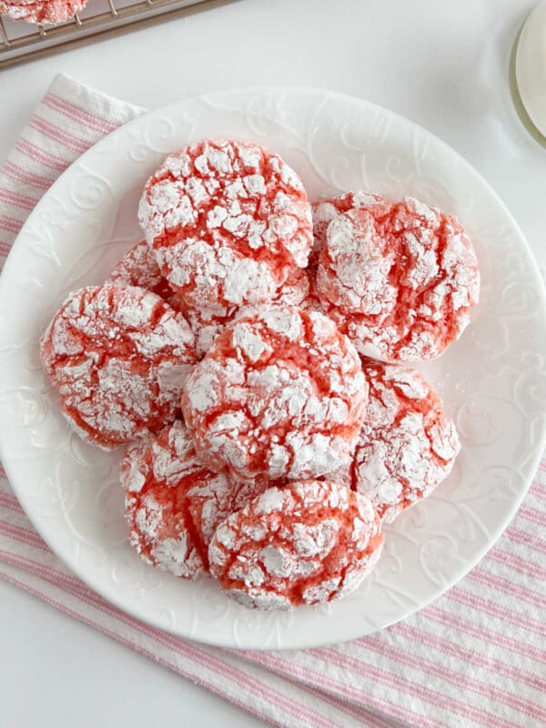 strawberry crinkle cookies on a white plate