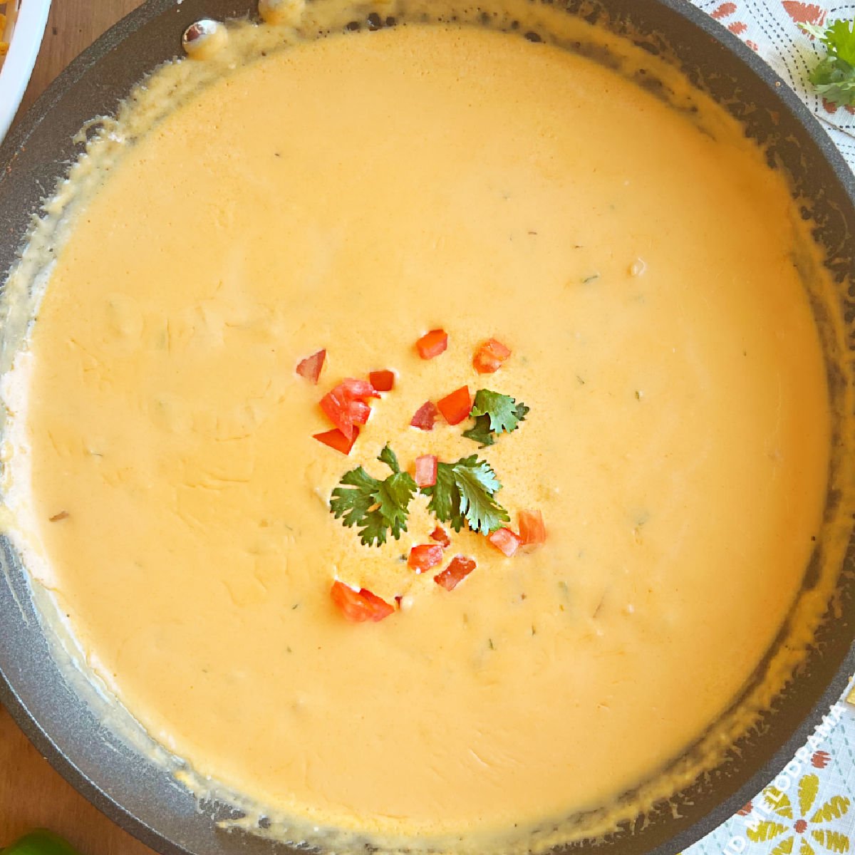 queso recipe without velveeta in a skillet