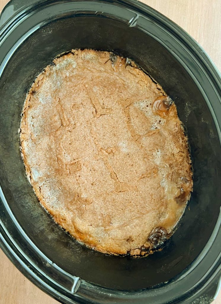 baked apple cobbler in crock pot