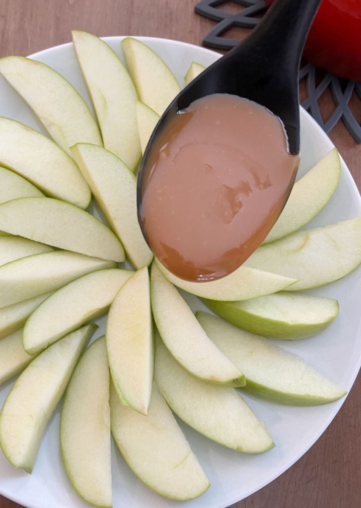 drizzle caramel sauce over sliced apples