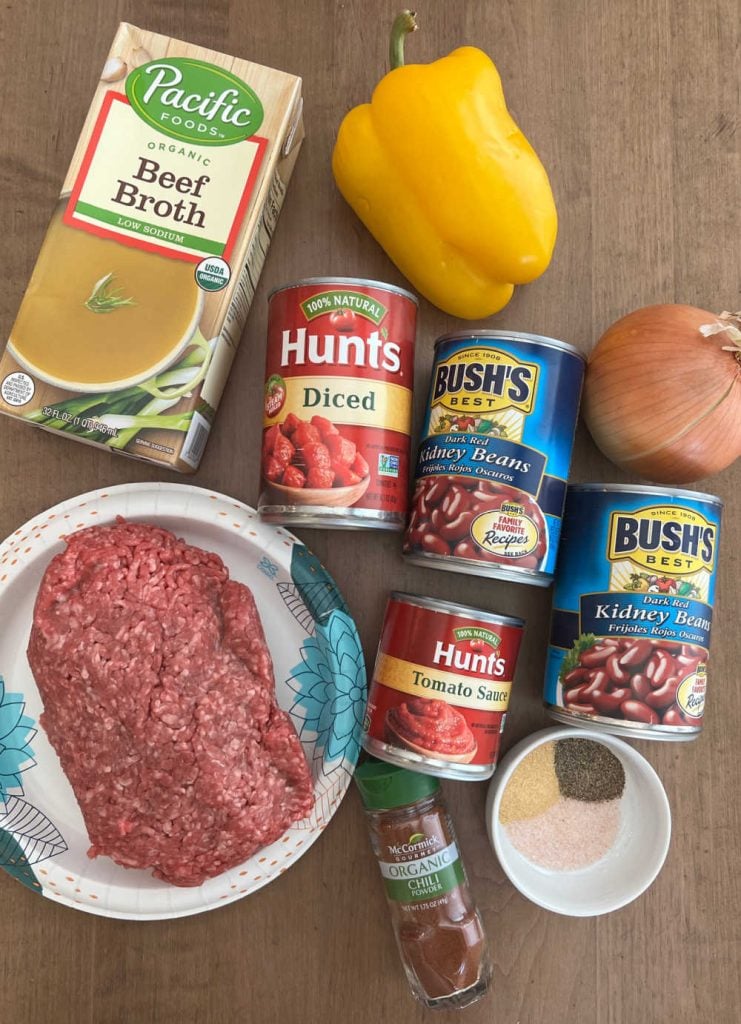 ground beef, tomatoes, kidney beans, pepper, onion, broth and spices