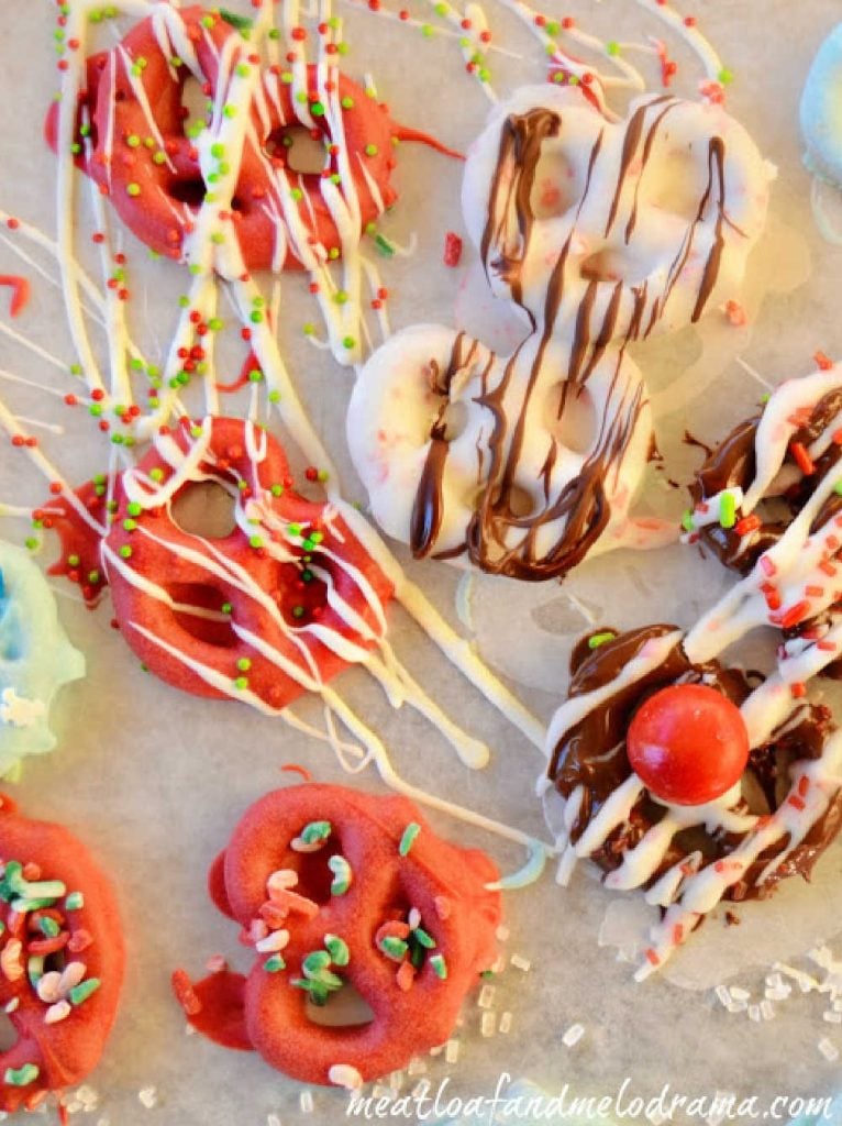 decorate pretzels with holiday sprinkles