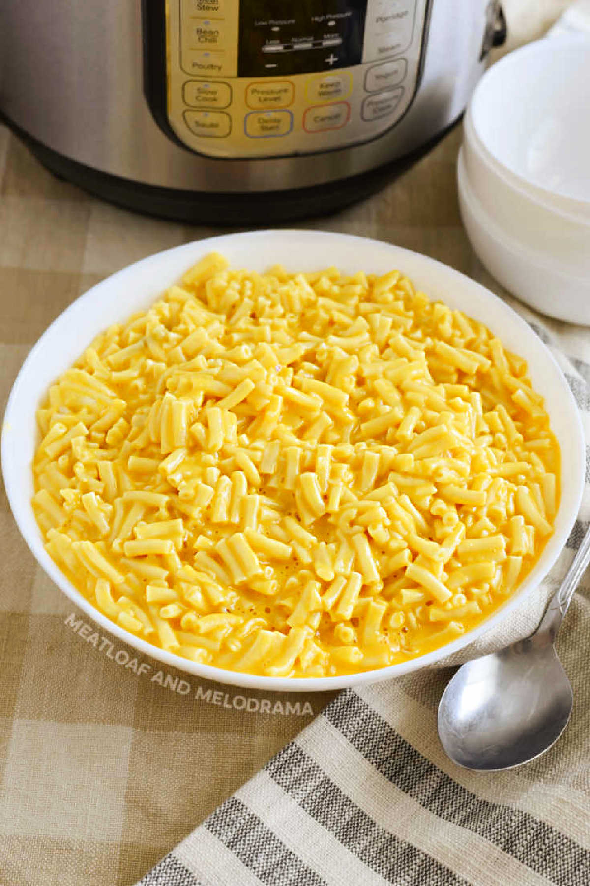 bowl of instant pot kraft mac and cheese on the table