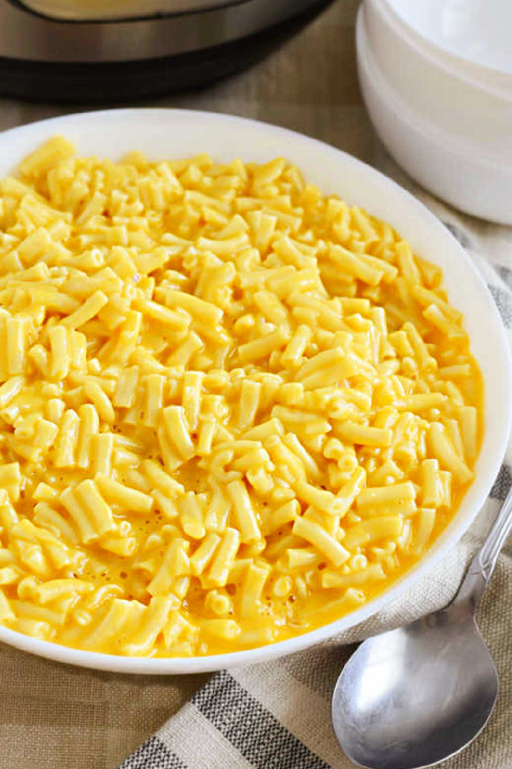 close up of Instant Pot boxed mac and cheese in a white bowl